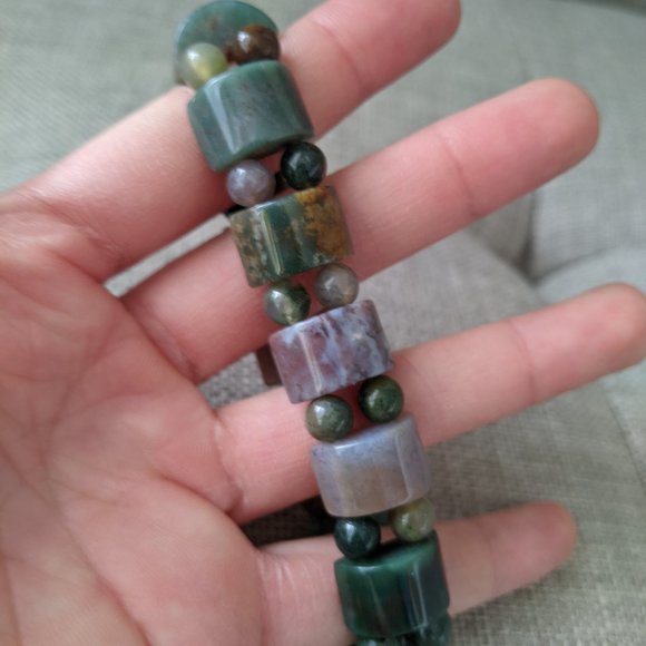 Polished Stone (and maybe Jade) Elastic Bracelet - Picture 3 of 4